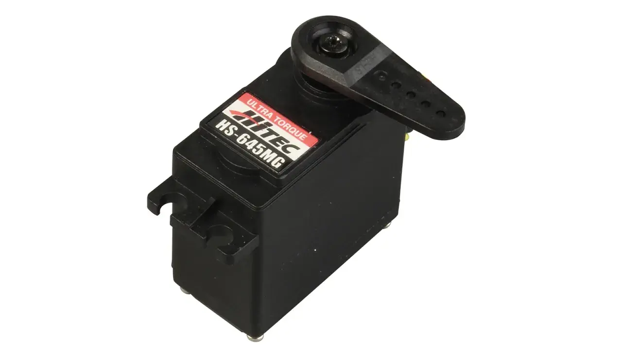 Schwarzes Servomotor-Gehäuse mit rotem Aufkleber "ULTRA TORQUE Hitec HS-645MG" und einem schwarzen Servoarm.