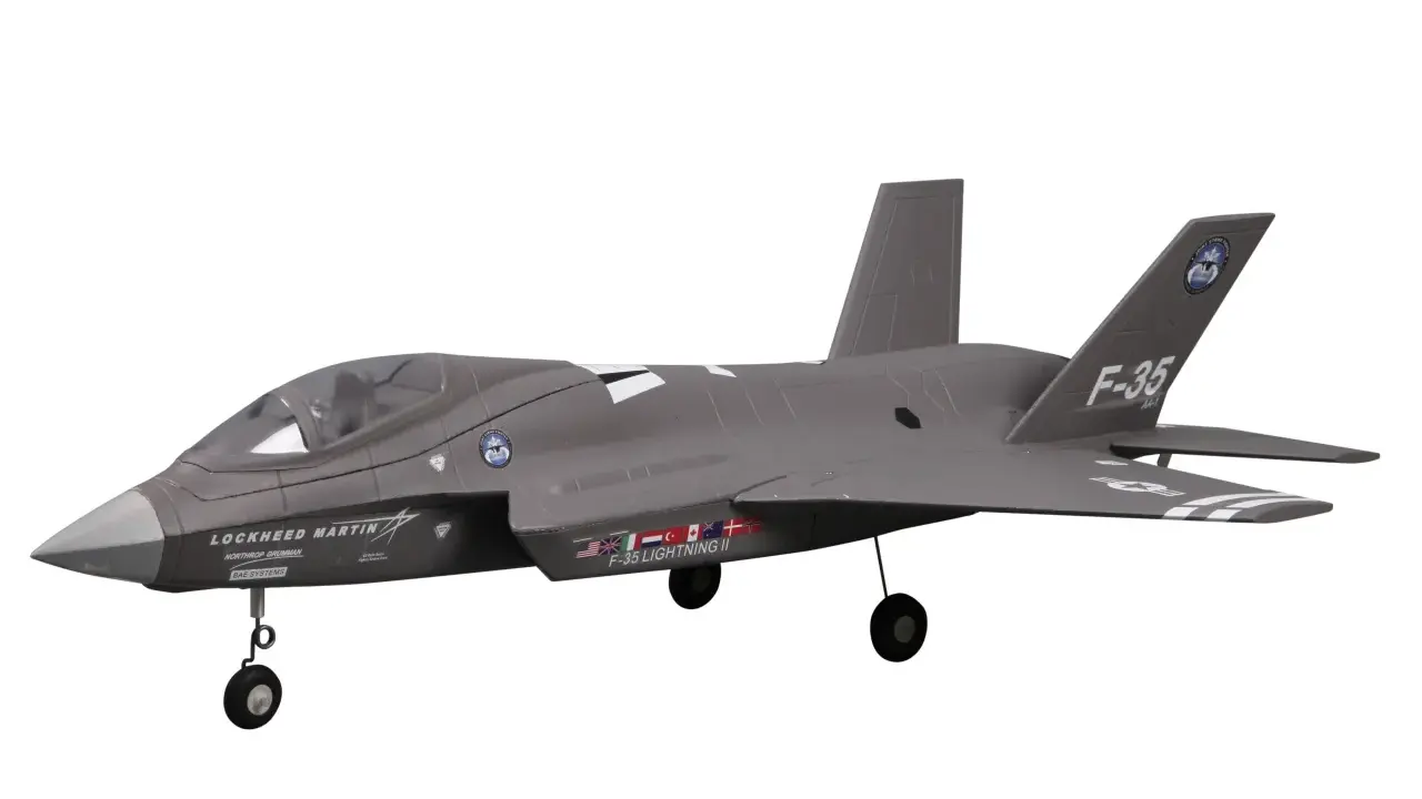 Grauer Jet-Flieger F-35 Lightning II mit detaillierten Markierungen, bereit zum Start.