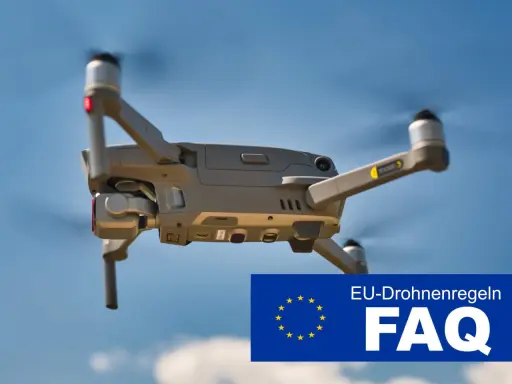 Drohne im Flug, die die EU-Drohnenregeln und die 1 zu 1 Regel erklärt.