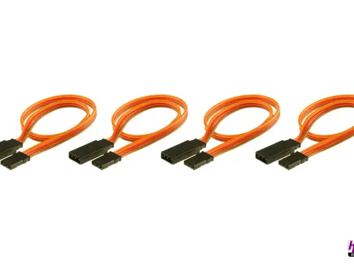 Vier orangefarbene servo verlängerungskabel mit schwarzen Steckern, ideal für Modellbauprojekte.