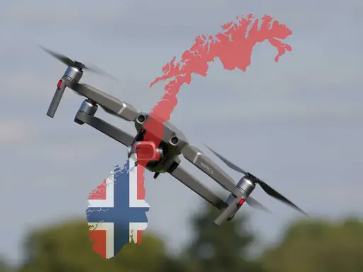 Drohne fliegt über Norwegen. Das Bild thematisiert das Drohnen Gesetz in Norwegen.