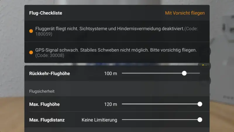Flug-Checkliste in der DJI Fly App: Fluggerät fliegt nicht, GPS-Signal schwach. Bitte vorsichtig fliegen.